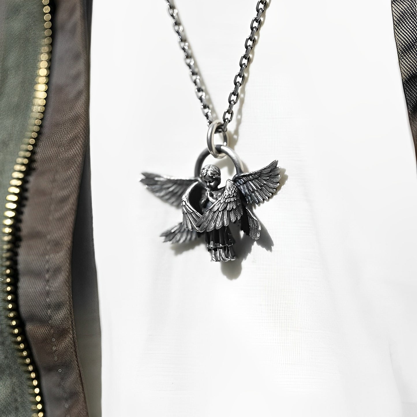 Classic High Quality Angel Prayer Unisex Pendant With Chain
