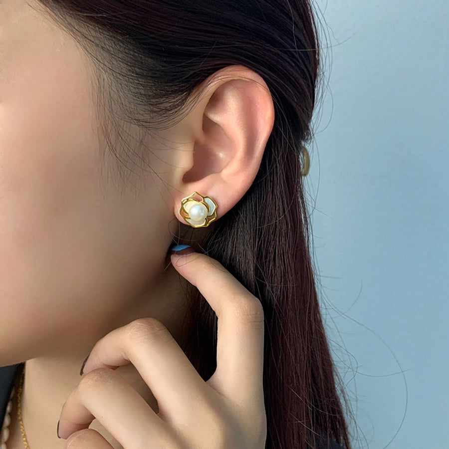 1 Pair 18K Gold Plated White Gold Plated 925 Sterling Silver Pearl Shell 925 Sterling Silver Earrings Geometric Flower Ear Studs