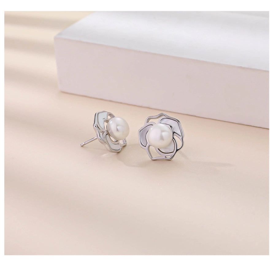 1 Pair 18K Gold Plated White Gold Plated 925 Sterling Silver Pearl Shell 925 Sterling Silver Earrings Geometric Flower Ear Studs