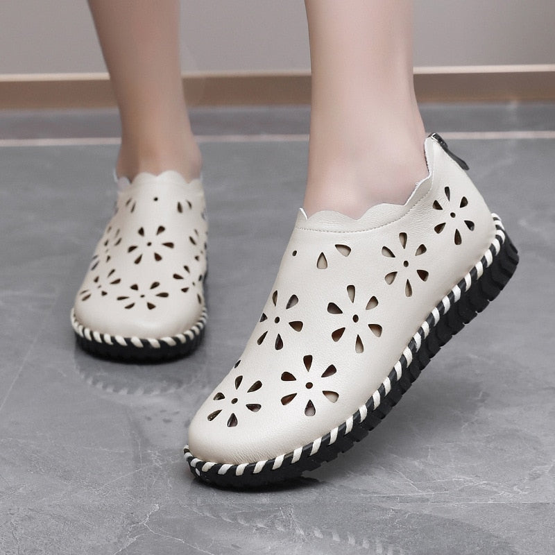 Women's Genuine Leather Flower Pressed Print Flexible Lightweight Sand Shoes